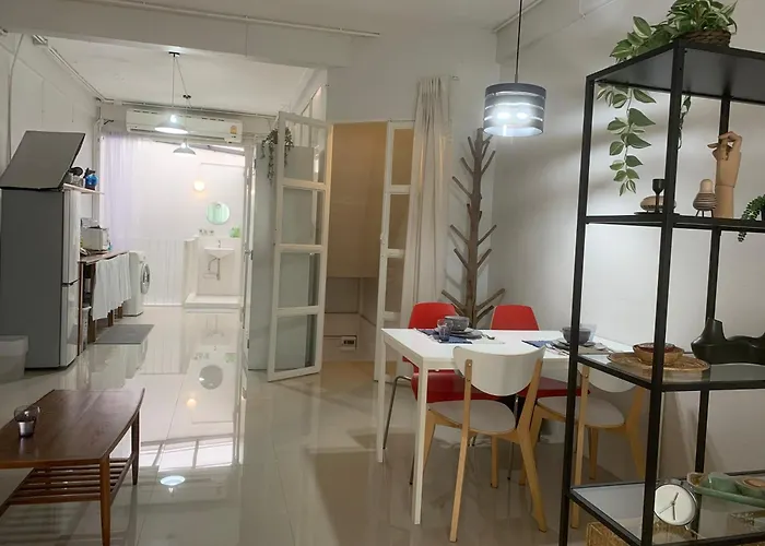 Cosy 4th Floor With Rooftop * Bangkok